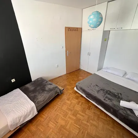 Mickitos Central Old Town Apartment
